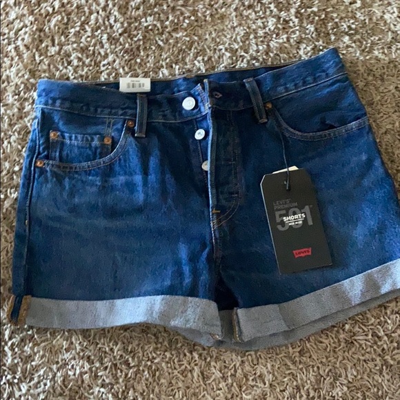 Levi’s 501 mid rise jean shorts - Picture 2 of 5